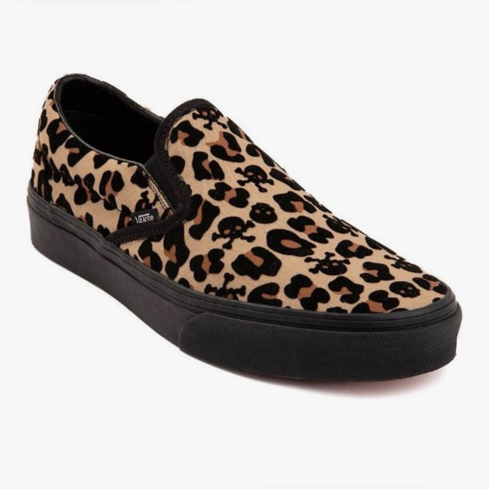 NWOT Vans Unisex Classic Slip On Canvas Skate Shoe Leopard/Skulls/Black ~W7.5